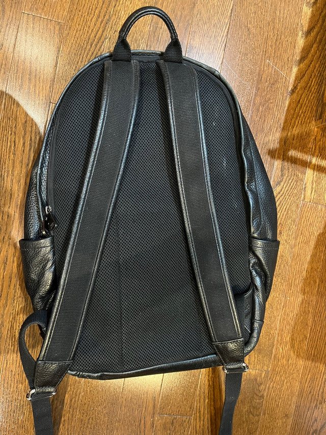 Sac à dos Fossil Buckner leather backpack  dans Femmes - Sacs et portefeuilles  à Ville de Montréal - Image 2