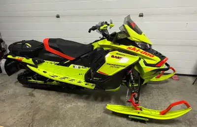 Like new 7500km Stage 1 tuned Studded track. Comes with cover, 2 up seat and backrest, Lynq tunnel s...