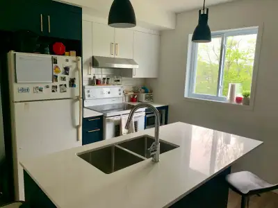 *Cessation de bail* Beau 41/2 à louer - 1550$ par mois Appartement confortable et lumineux situé au...
