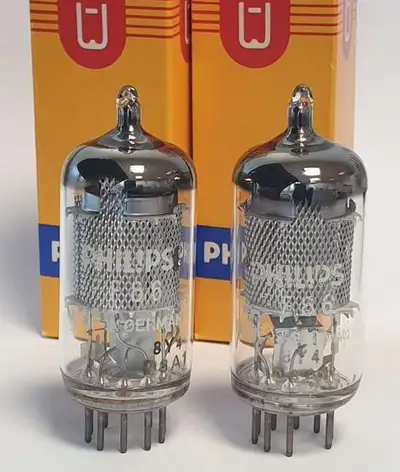 MATCHED QUAD OF VINTAGE PHILIPS EF86-6267 TUBES, View more