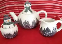 Snowman Tea Pot, 2 mugs, cream and sugar