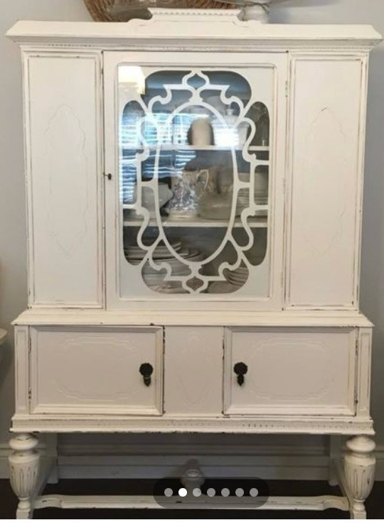 ARTISAN STYLE CABINET in Hutches & Display Cabinets in Mississauga / Peel Region