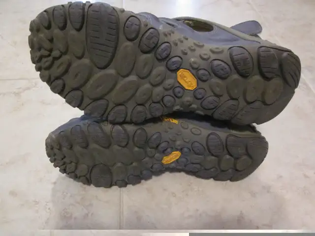 "Merrell" women's shoe/sandal in Women's - Shoes in Hamilton - Image 3