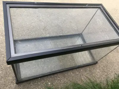 Aquarium or Terrarium, 10 G,  20" x 10" x 11.5", Screen Lid, View more