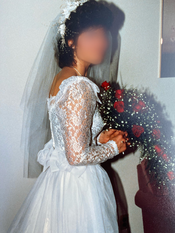 Mermaid-Style Wedding Dress with Hair Piece and Veil in Wedding in Winnipeg - Image 4