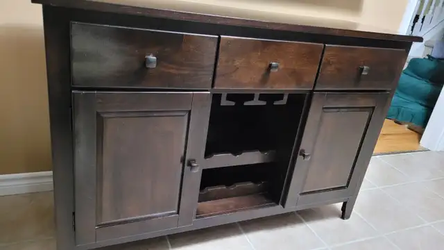 Sideboard in Hutches & Display Cabinets in Belleville - Image 3