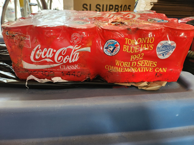 1992 Toronto Blue Jays commemorative World Series Coca Cola cans in Arts & Collectibles in Markham / York Region