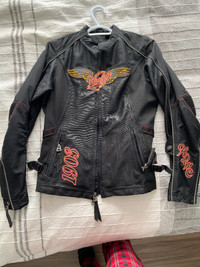 Manteau et linge Harley Davidson pour femme grandeur medium