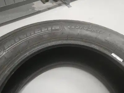 One (1) Michelin Defender M + S all season tire for sale Size: 225/65/17 Condition: Nearly new, 90%...