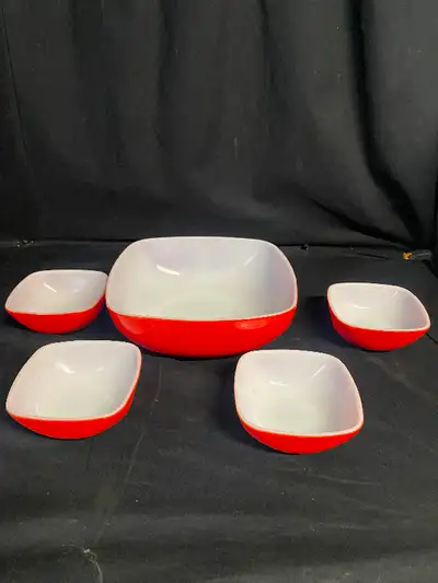 Pyrex Square Bowl Set, View more