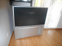 52 inch hitach tv