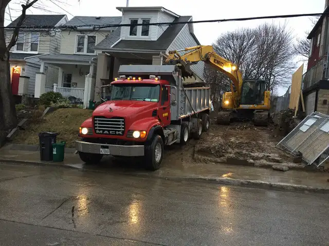 dump truck for hire65751474022402121