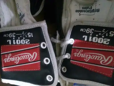 VINTAGE RAWLINGS RHG10  Canadiens HOCKEY GLOVES, View more