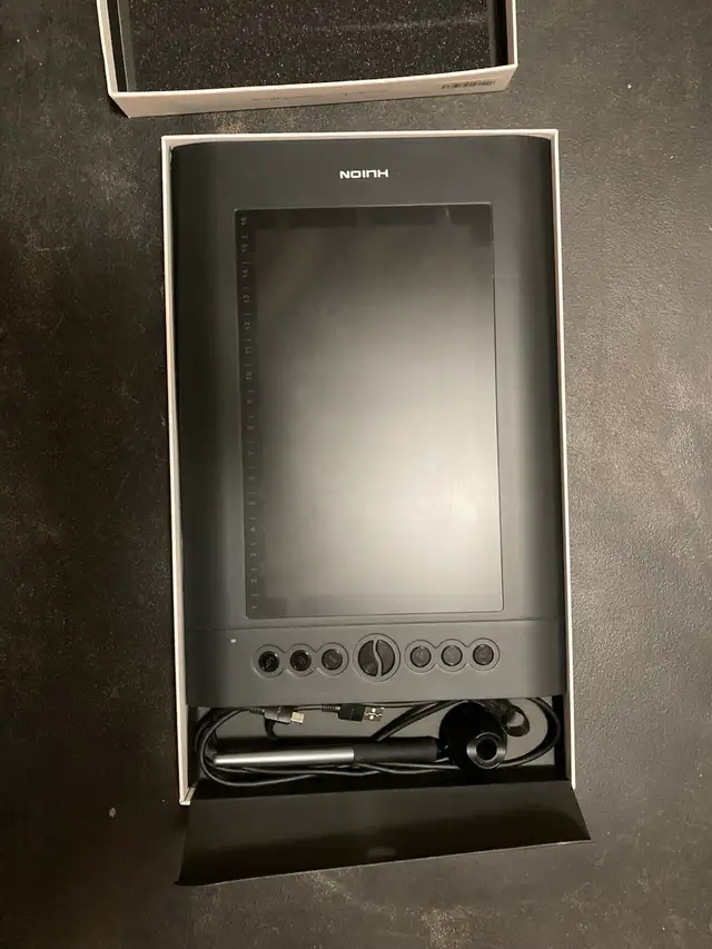 Tablette graphique Huion Inspiroy in iPads & Tablets in Laval / North Shore - Image 4