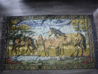 Vintage horses wall tapestry rug; tapis mural vintage chevaux