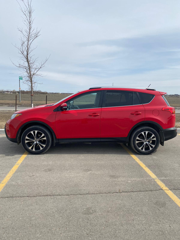 2015 Toyota RAV4 XLE 4dr, AWD, 2.5L 14/179hp for sale in Cars & Trucks in Winnipeg