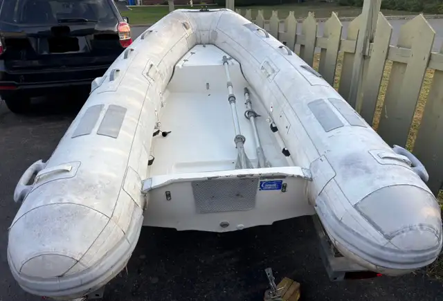 Dinghy, annexe, Zodiac, bateau gonflable, Caribe en hypalon in Powerboats & Motorboats in Lévis - Image 6