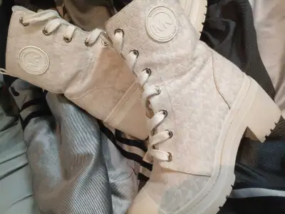 MK BOOTS.NEW,SUPER NICE IN BEIGE, View more