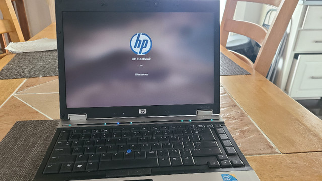 Laptop HP Elitebook et Station d'accueil HP dans Portables  à Laval/Rive Nord - Image 2