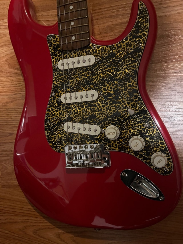 Fender Squier Electric Guitar Guitars Cole Harbour Kijiji