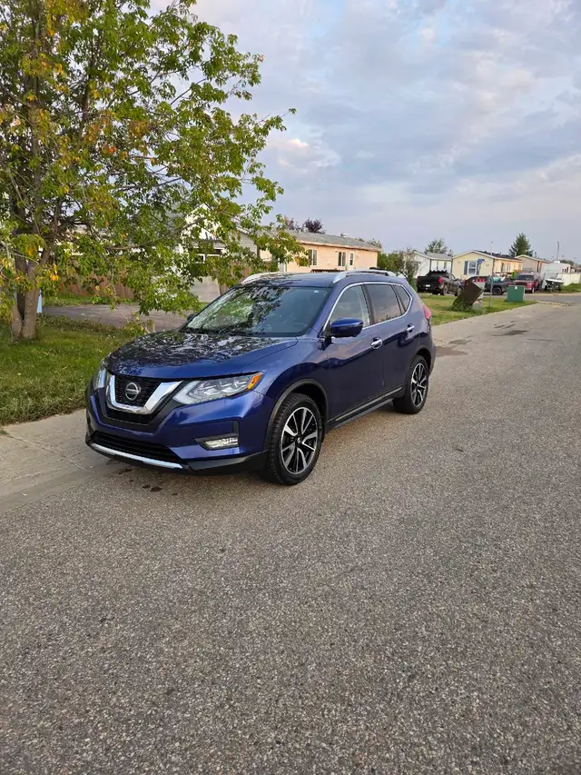 2018 Nissan Rogue SL AWD – Warranty to Nov 2027