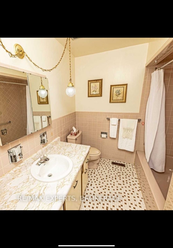 3 Bedrooms for rent at Finch and Islington Long Term Rentals City