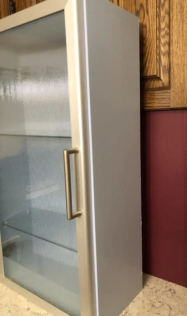 Wall cabinet with glass door Color: Sky Blue Condition: G in Bookcases & Shelving Units in Mississauga / Peel Region - Image 4