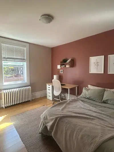Room sublet - Sandy hill (Ottawa) Looking for someone to sublet my room May 1st to August 31st 2026...