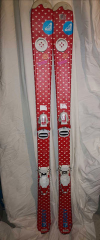 ROXY 130CM RED/ WHITE HEARTS SKIS WITH ROXY BINDINGS
