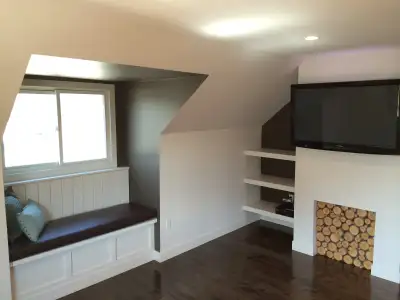 High-end, 2-bd apartment in Cherryhill, available July 1st