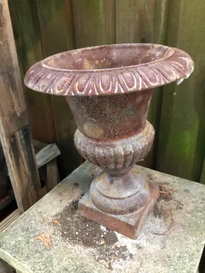 Vintage Antique Heavy Cast Iron Garden Footed Urn Planter 10.5" Tall Vintage or antique heavy cast i...