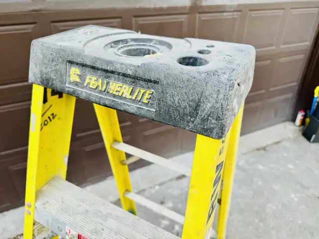 Featherlite 6 ft heavy duty CSA grade 1 ladder - used in Ladders & Scaffolding in City of Toronto - Image 4