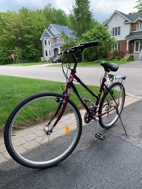 Vélo femme, Minelli Diablo 18 pouces couleur mauve dans Randonnée, ville et hybrides  à Laval/Rive Nord