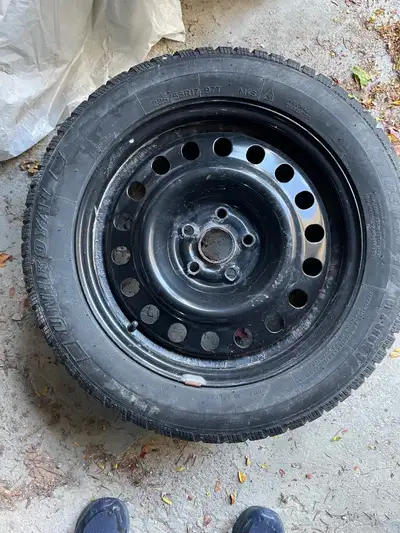 Like new, only used one winter on VW Taos Uniroyal Tiger Paw Ice&Snow 3 225/55R17 Rims 5x112, CB 57....