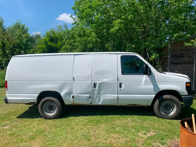 2012 Ford e-250 super duty cargo van521238957901096961