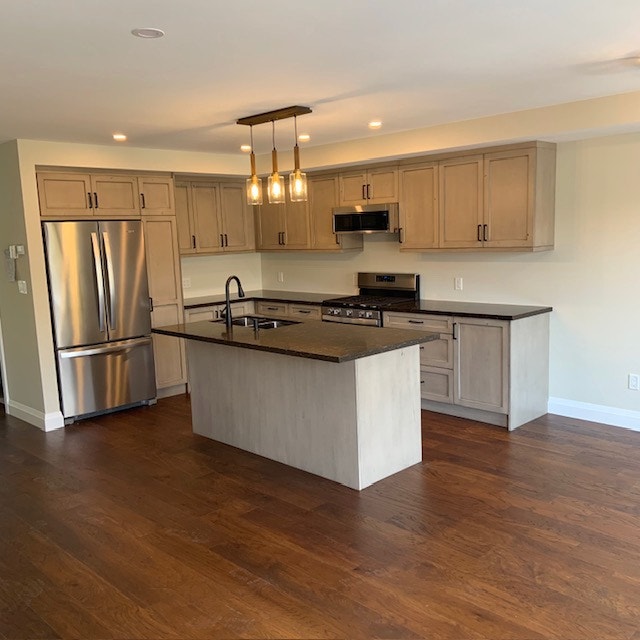 Executive 3 Bedroom House plus Den with Georgian Bay Views 2