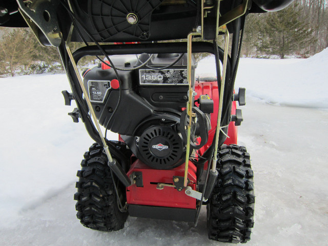 **SNOW BLOWER THROWER!~CRAFTSMAN 27in, 9hp in Snowblowers in Kingston - Image 4