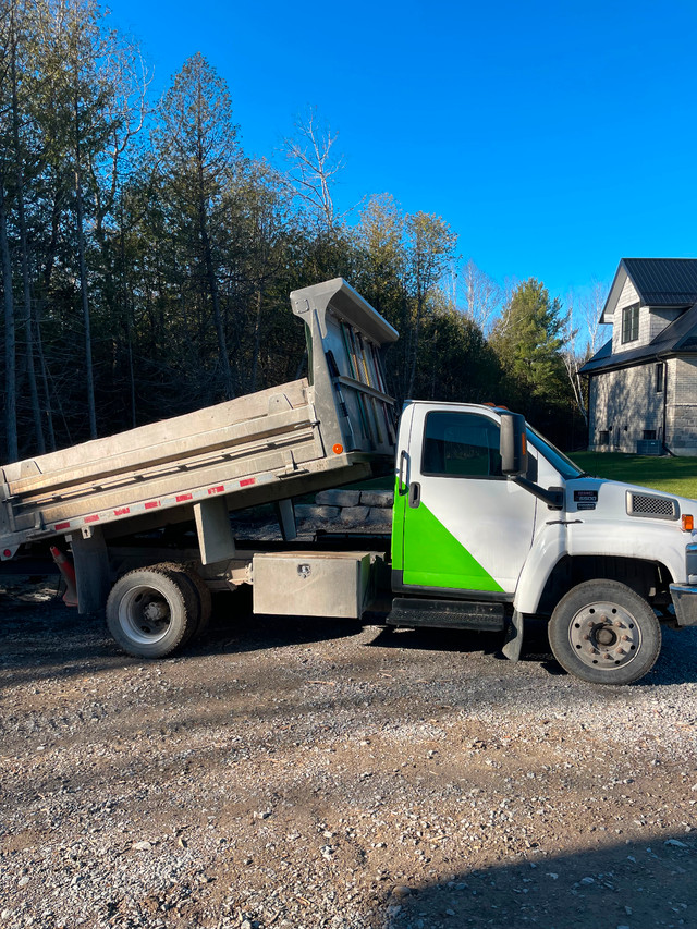 2004 GMC C5500 in Cars & Trucks in Kawartha Lakes - Image 2