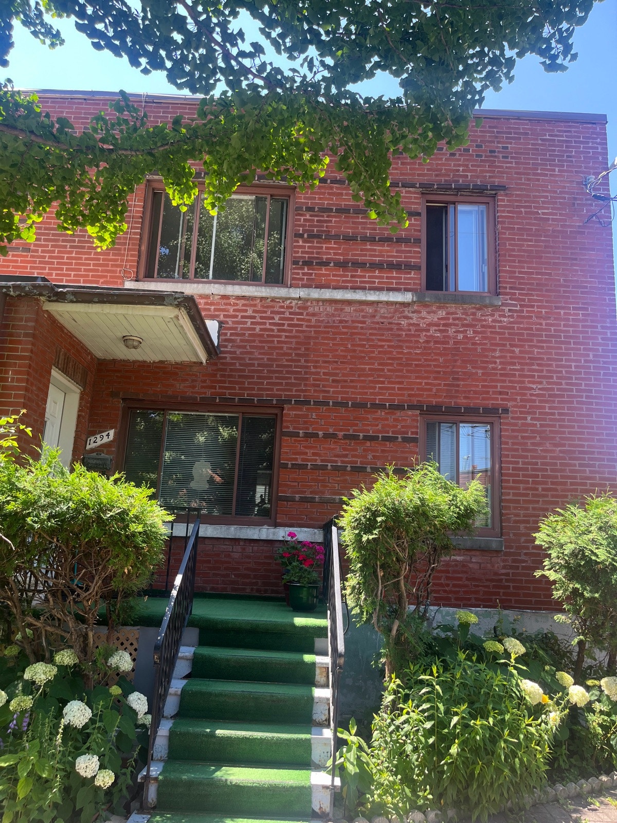 4 1/2 on the 2nd floor of duplex in saint laurent, near cote ver — photo 1