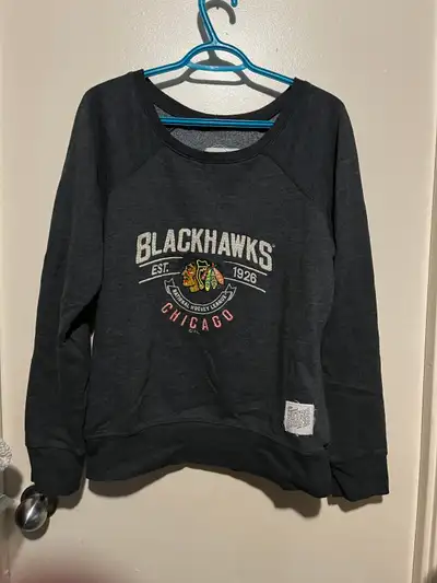THE ORIGINAL RETRO BRAND NHL CHICAGO BLACKHAWKS SOFT SWEATER LG, View more