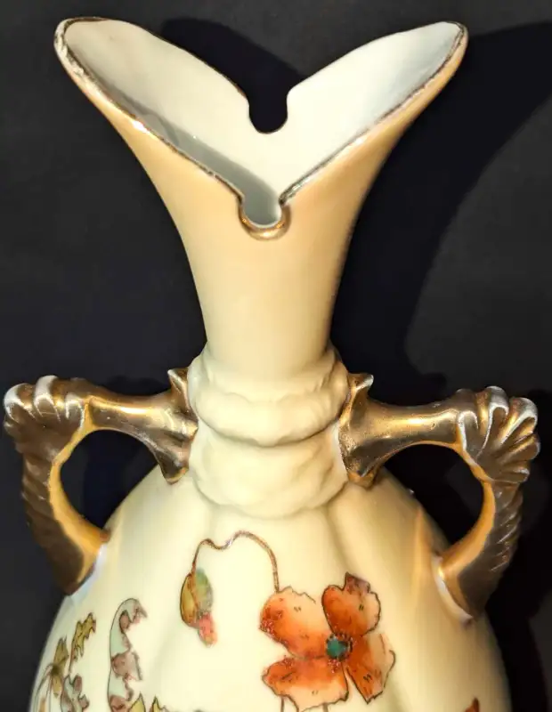RARE Antique Victorian Royal Rudolstadt Germany Porcelain Vase! in Arts & Collectibles in London - Image 6