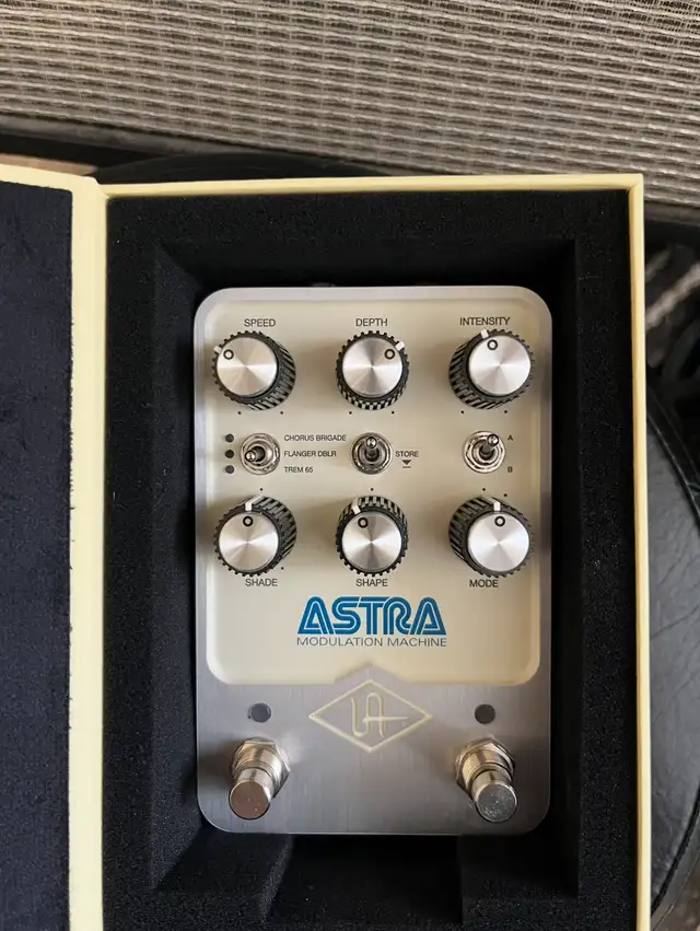 Universal Audio Astra in Amps & Pedals in Markham / York Region - Image 2