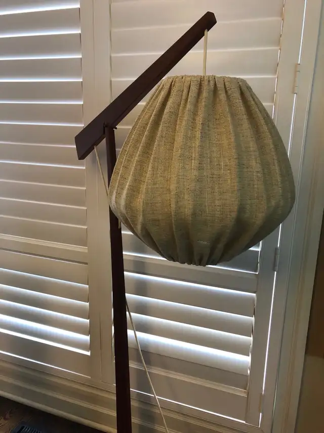 MCM Teak Floor Lamp in Indoor Lighting & Fans in City of Toronto - Image 3