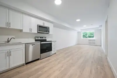 Spacious, Sunlit Room for Rent – Steps from Campus & OVC! (All Utilities Included) ☀️ available from...