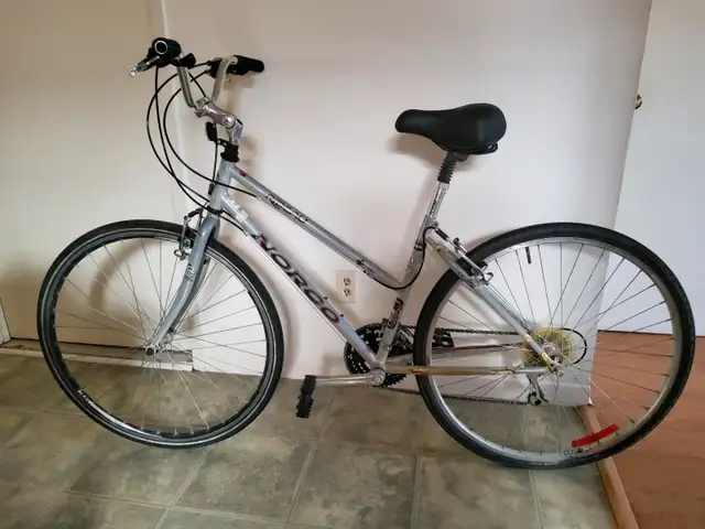 Vélo hybride Norco Rideau 21 vitesses in Cruiser, Commuter & Hybrid in City of Montréal - Image 8