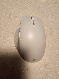Microsoft Ergonomic Surface Wireless Precision Mouse
