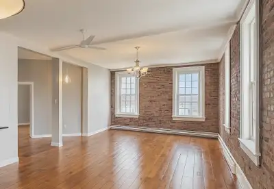 Heritage loft | 2 Bed + Den, Rooftop Deck, 1350 sq ft