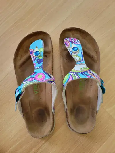 Woman's Sandals Size 38, View more