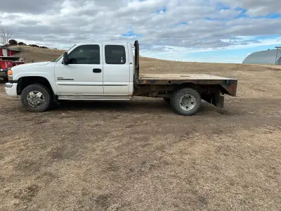 2003 gmc sierra duramax dually only looking to sell due to having 3 trucks truck has 470000km its in...