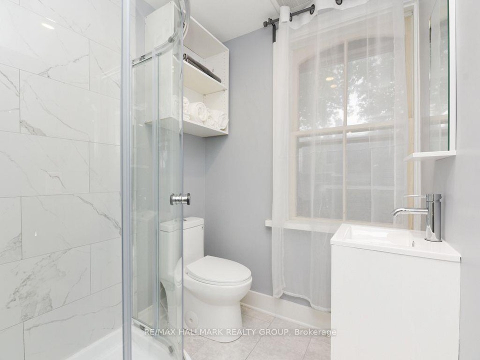 Female‑Only Rooms • uOttawa • $950–$1,250 All‑In 2